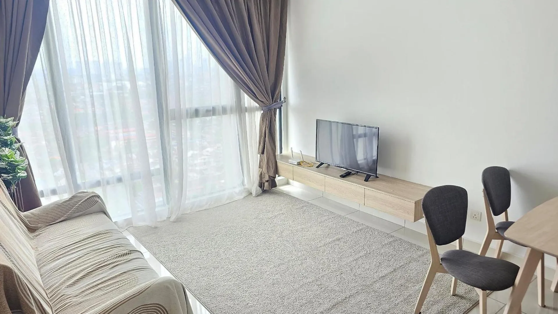 Mosaic Midvalley Southkey 2 Bedroom High Floor By 9 Sands Johor Bahru 0*,  Malaysia